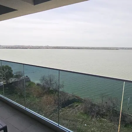 Apartment Majestic Lake Boutique Mamaia